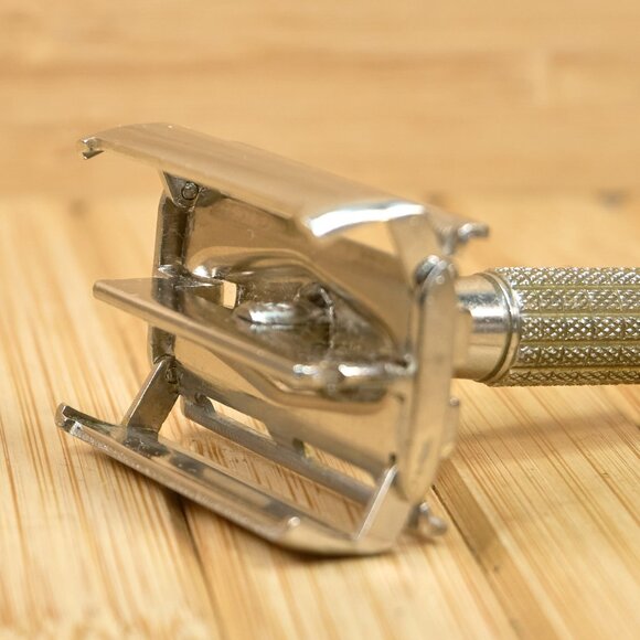Gillette Vintage Safety Razor, Butterfly TTO Mechanism, Made in England - Picture 9 of 10